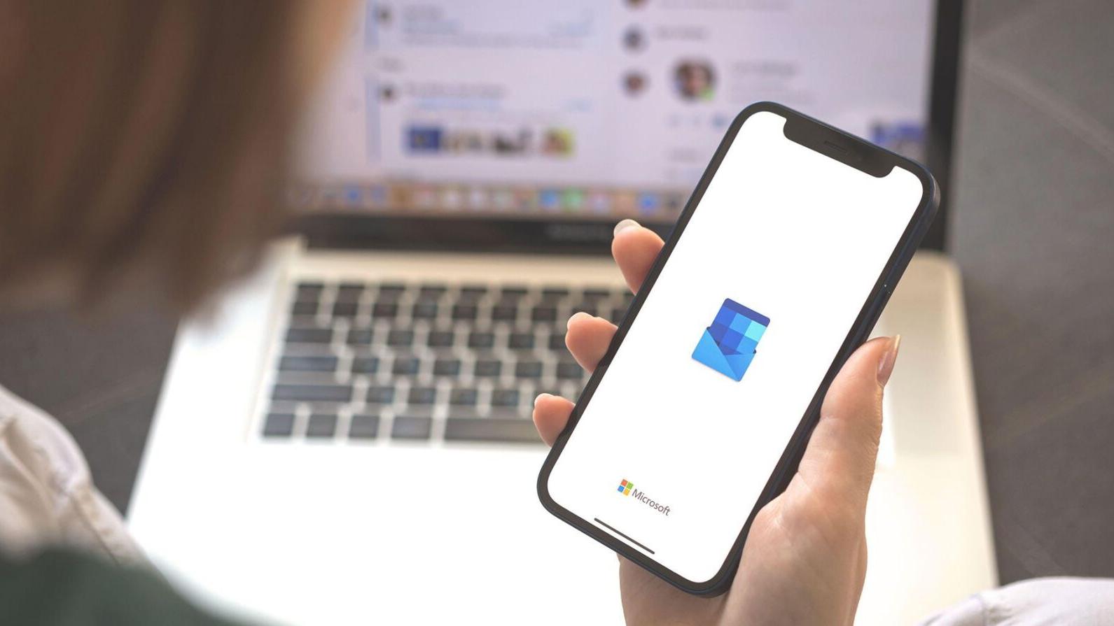 Microsoft Outlook will soon write emails for you